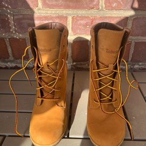 Timberland Womens Tillston 6-inch boots - Wheat Nubuck - Size 10 (Like New)